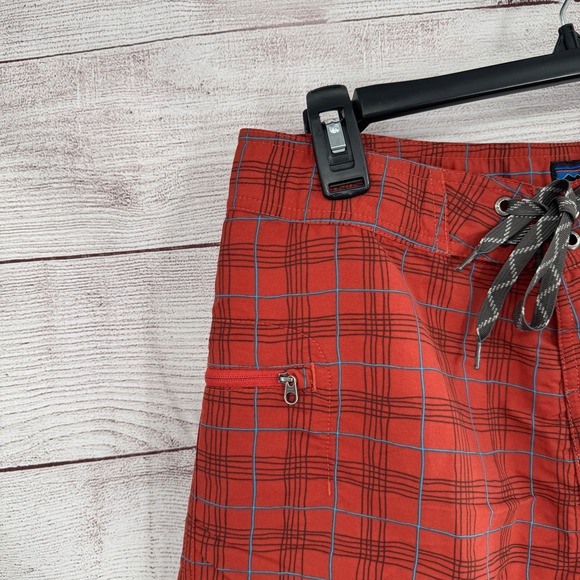 Patagonia Plaid Board Shorts Swim Trunks with Zipper Pocket Red Mens 30 - Picture 2 of 9
